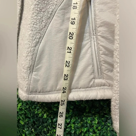 Lululemon Go Cozy Jacket in Heathered Ceramic - Size 10 - Picture 12 of 14